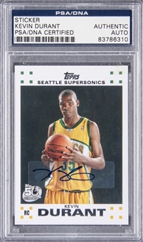 2007-08 Topps #2 Kevin Durant Signed Rookie Card - PSA/DNA Authentic